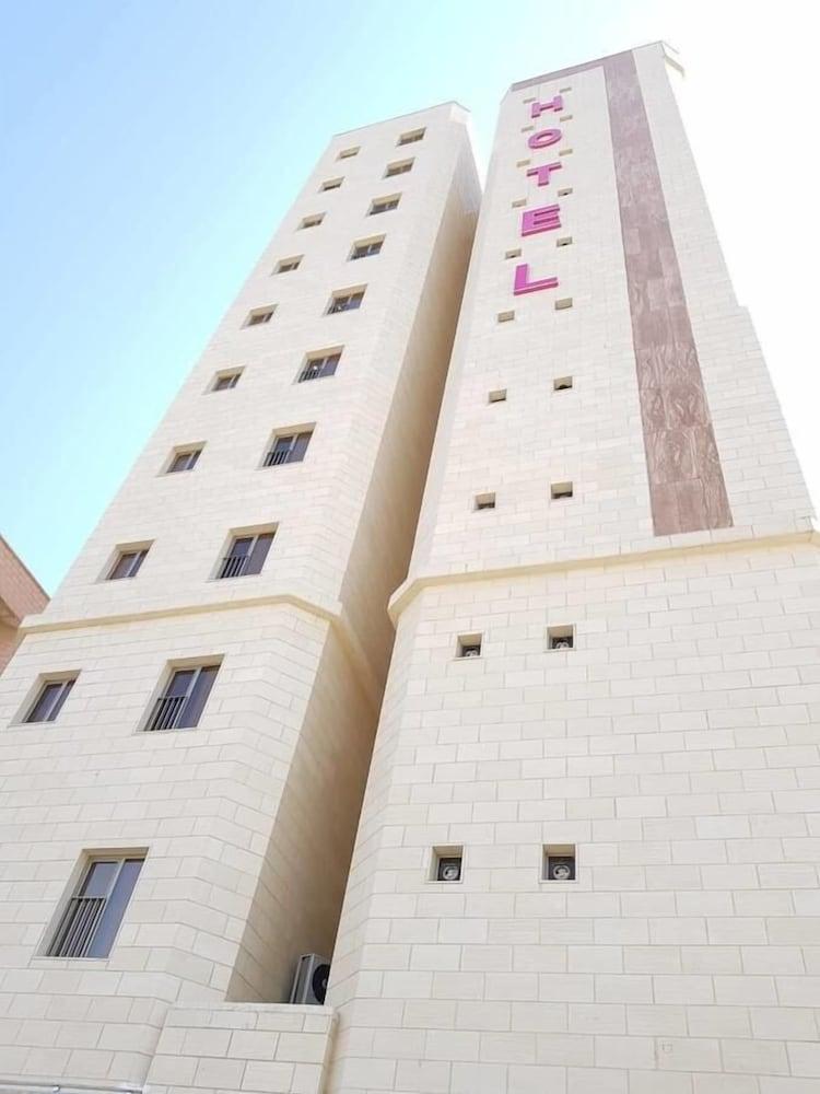 Magic Suite Al Mahboula Kuwait City Exterior foto